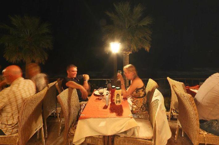 Rosy Hotel Kusadasi Bagian luar foto